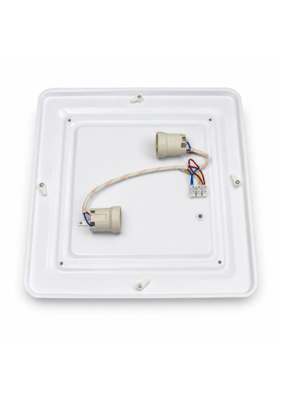 Plafon LED Luxa 2xE27 – wnętrze oprawy i dwie oprawki E27