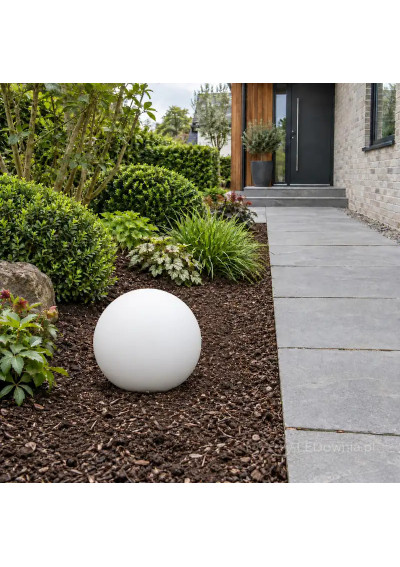 White E27 garden globe 35 cm in the garden
