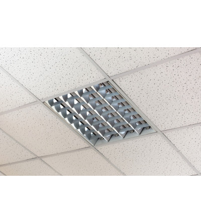 Oprawy rastrowe i panele LED – czy ledyfikacja starej oprawy 4x18W ma sens?