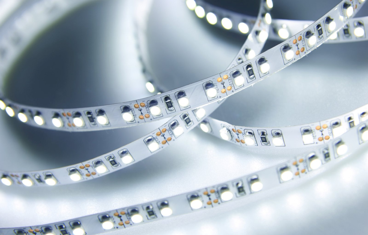 Porównanie diod LED SMD 3528 i SMD 2835 stosowanych w taśmach LED